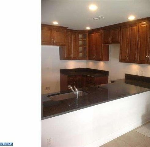 1st image of 7426 Buist Ave