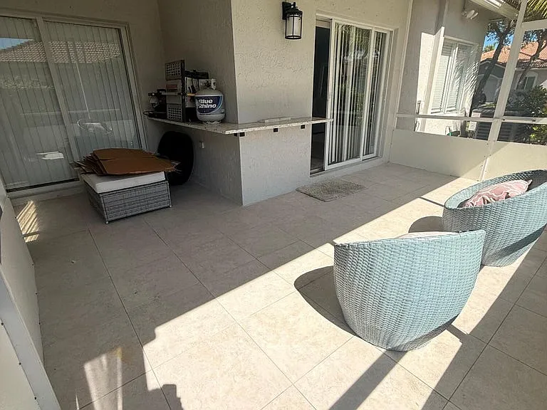 1310 SW 48th Ter — Photo 22