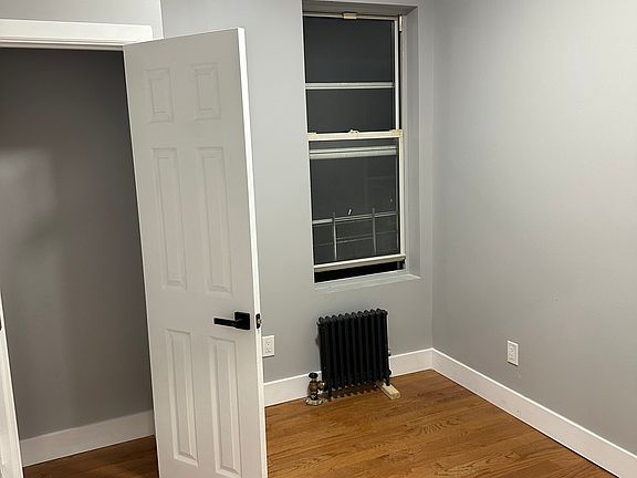 4th image of 2126 Chatterton Ave #4