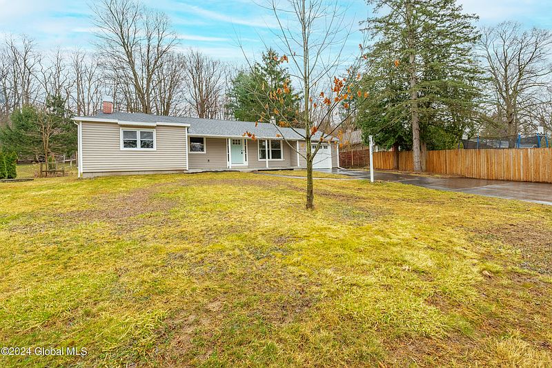 3rd image of 2754 Brookview Road
