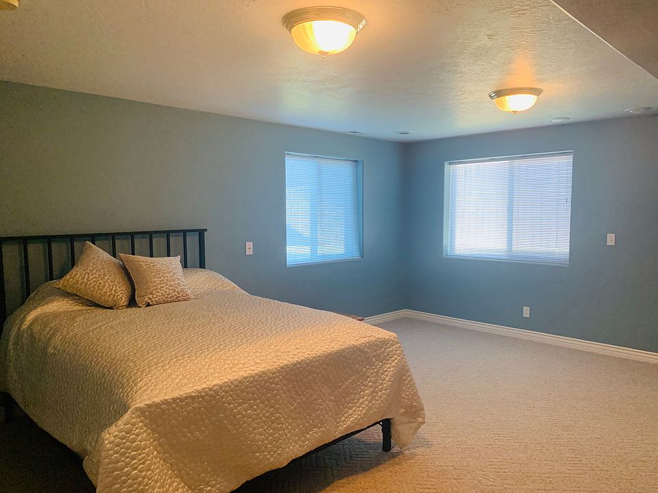 2nd image of 9772 S Deer Brook Cir