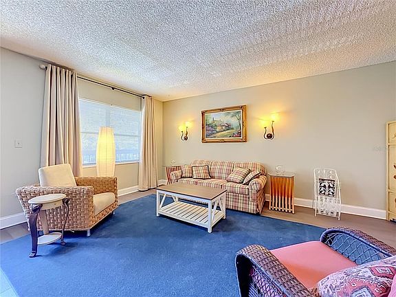4th image of 425 30TH AVENUE W #C212