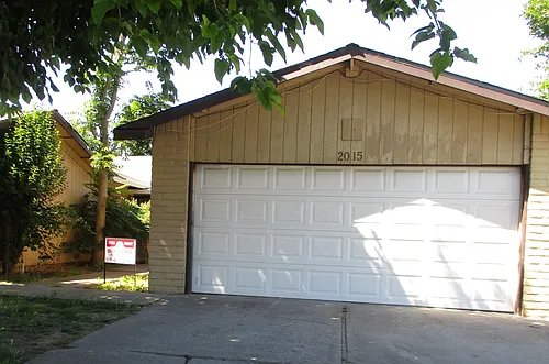 2015 Comstock Dr #2015 Photo 1