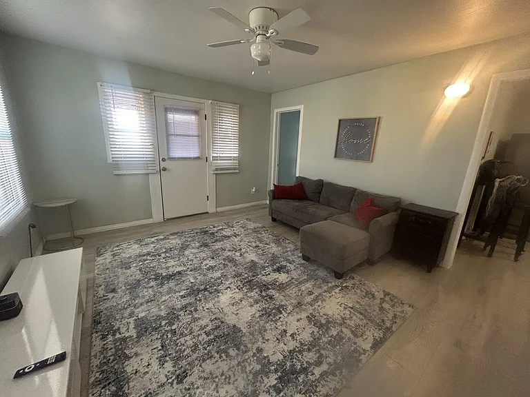 407 W San Ysidro Blvd W — Photo 8