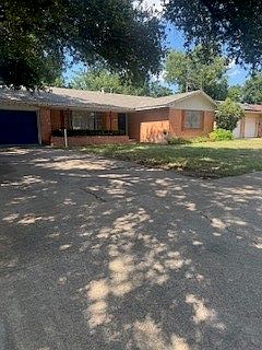 1st image of 709 Valley View Dr