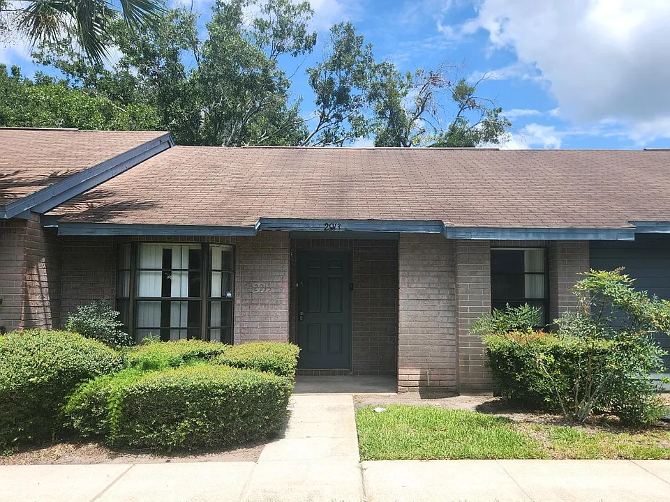 2913 Prince Oak Ct