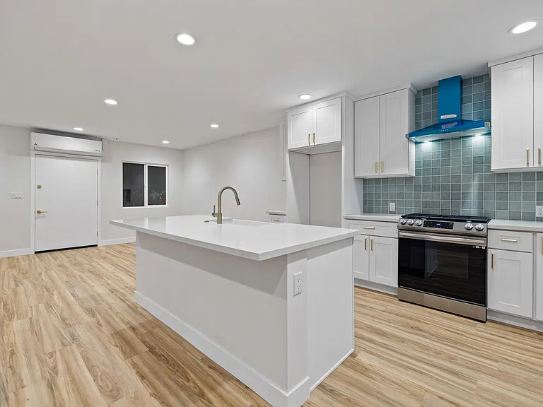 599 Cypress Ave — Photo 7