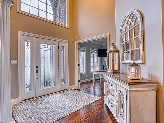 3rd image of 6688 Mill Creek Ct