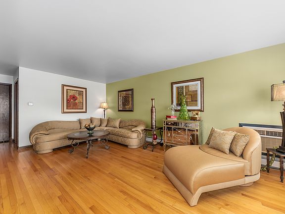 3rd image of 341 Yates Ave
