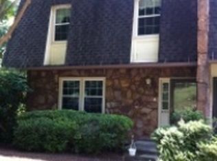 3225 Londonderry Ln, Roanoke, VA 24018