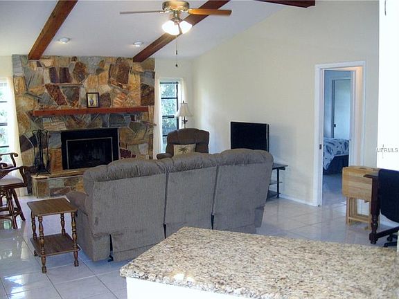 4th image of 1338 Washington Dr