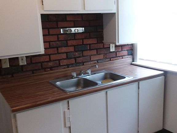 5th image of 27 Flohr Ave #1