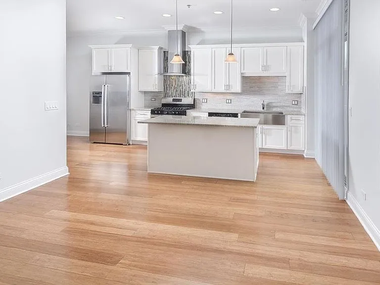 19 N Aberdeen St #307 — Photo 6