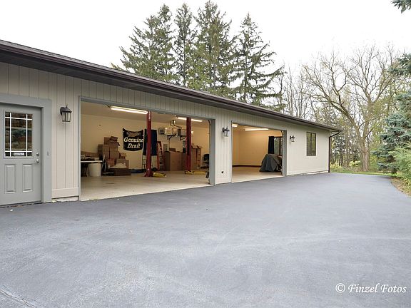 3rd image of 27766 N Lakeview Cir