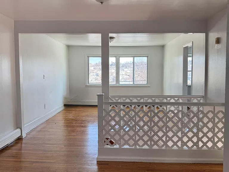 221 Woodland Ave — Photo 4
