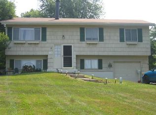 10 Chandler Dr, Chester, NY 10918