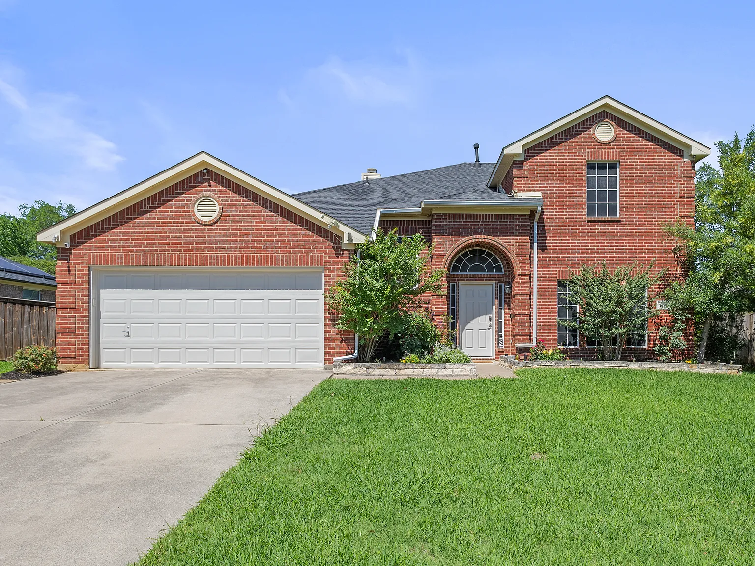 4 bed, 2.5 bath, 2450 sqft, $6,000 — Photo 4