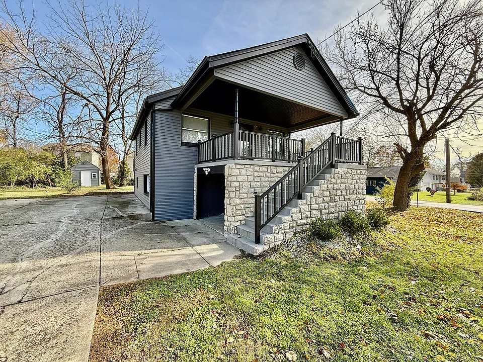 11108 Lebanon Ave