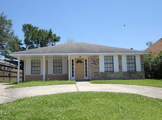 7555 Jonlee Dr, New Orleans, LA 70128