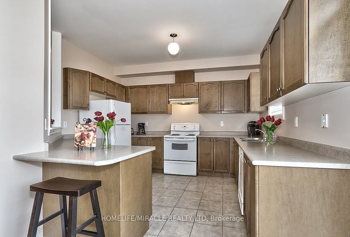 4 bed, $3,700 — Photo 4