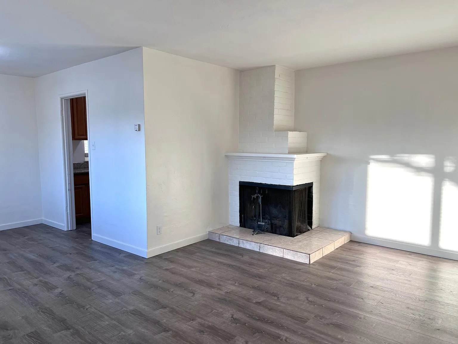 3 bed, 1.5 bath, 1260 sqft, $4,495 — Photo 4
