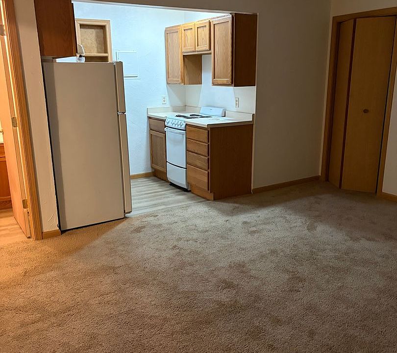 2nd image of 1105 Macarthur Rd #4