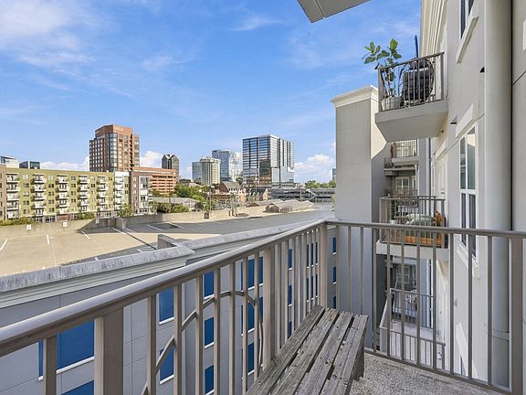 5th image of 222 Glenwood Ave APT 612