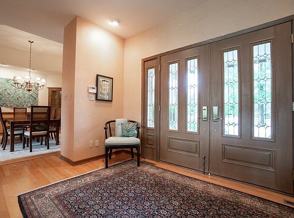 4th image of 1125 Lahinch Ct