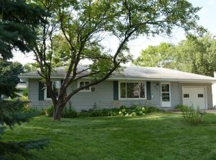 200 Spruce Dr, Apple Valley, MN 55124