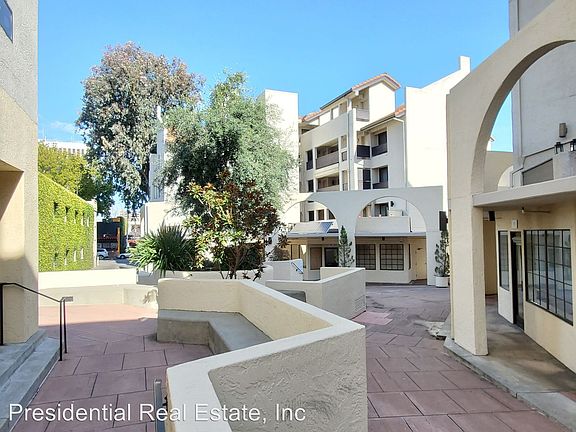 3rd image of 685 High St APT 2E