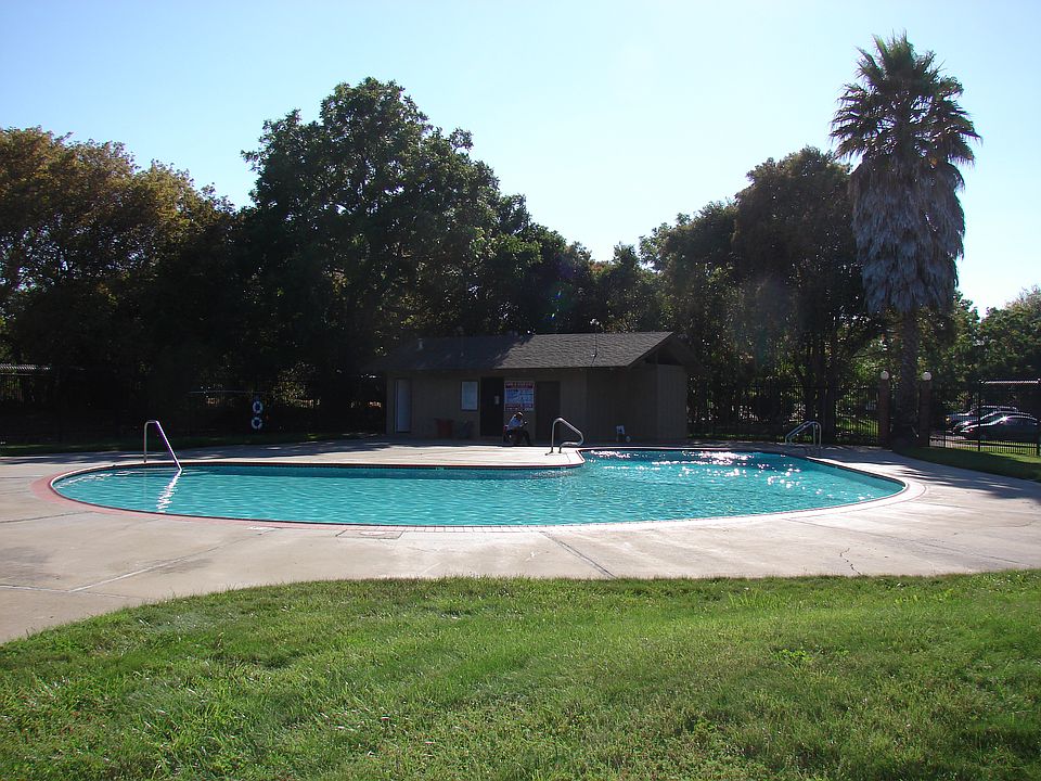 1st image of 32640 Brenda Way APT 4