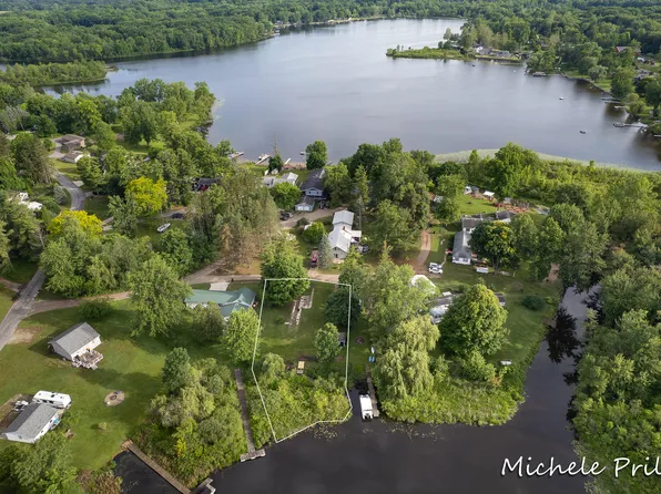 524 Gaskill Rd, Hastings, MI 49058