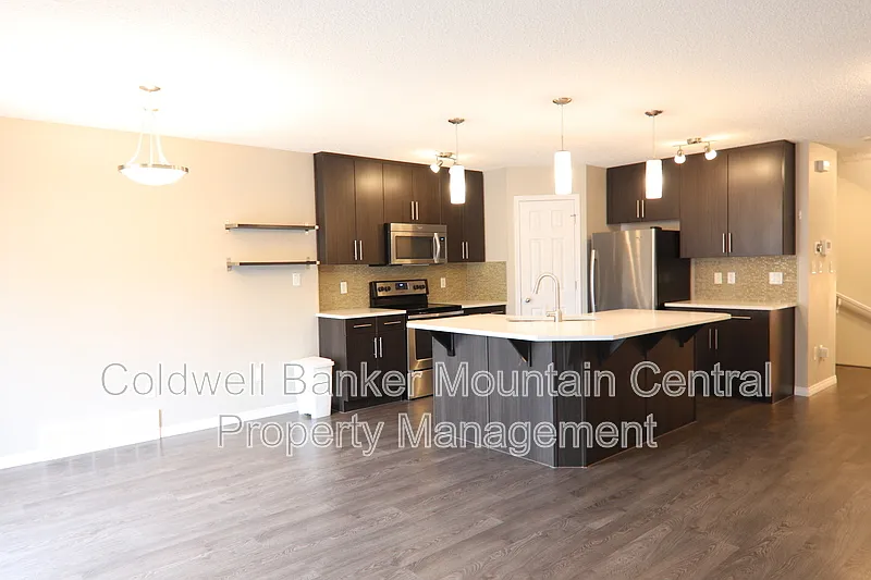 3 bed, 2.5 bath, 1500 sqft, $2,150 — Photo 3