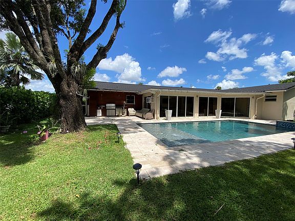2nd image of 5714 S Bayberry Lane