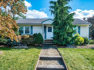 669 Old Post Rd, Edison, NJ 08817
