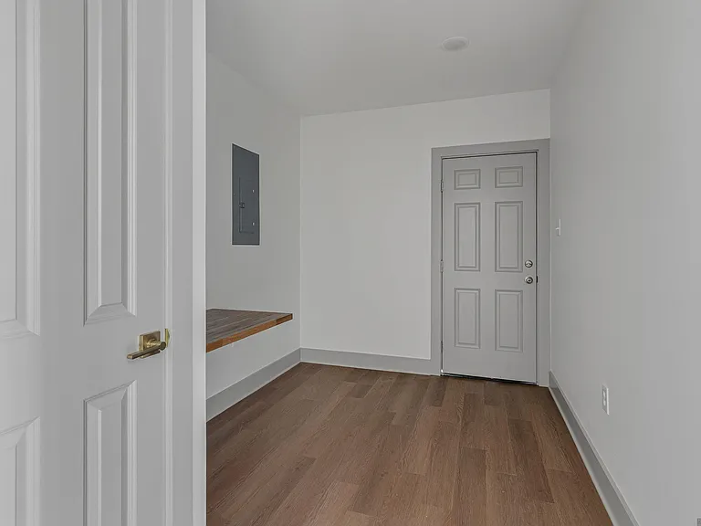 988 Terrace Ave — Photo 12