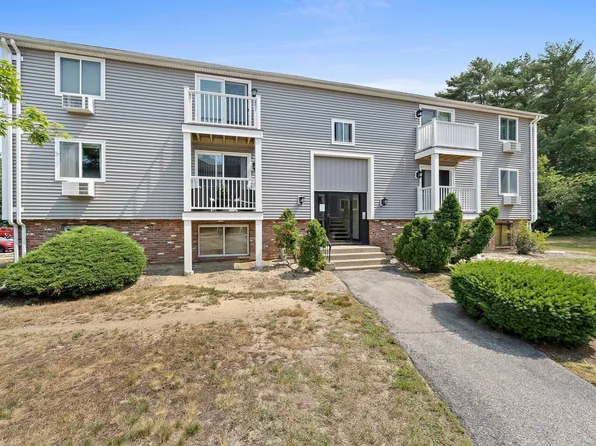8 Royal Dane Dr APT 65, Marshfield, MA 02050