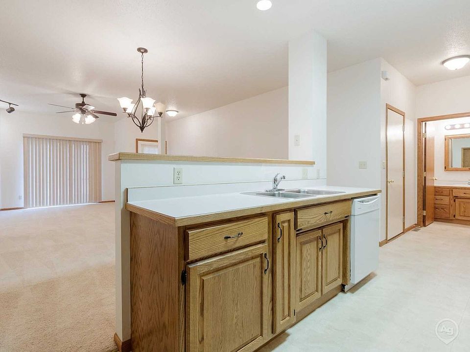 2nd image of 3001 40th Ave S #60b374f24