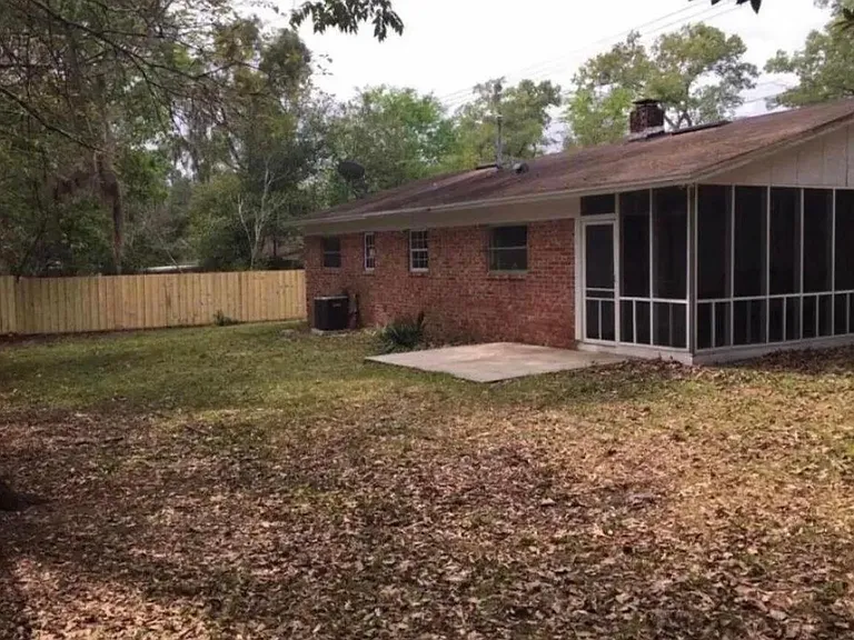 531 NW 34th St — Photo 7