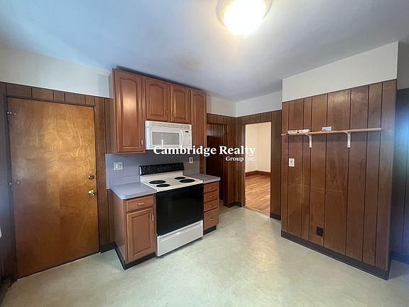 3rd image of 46 Lincoln Pkwy #3