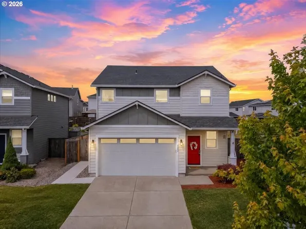 2452 S Linden St, Cornelius, OR 97113