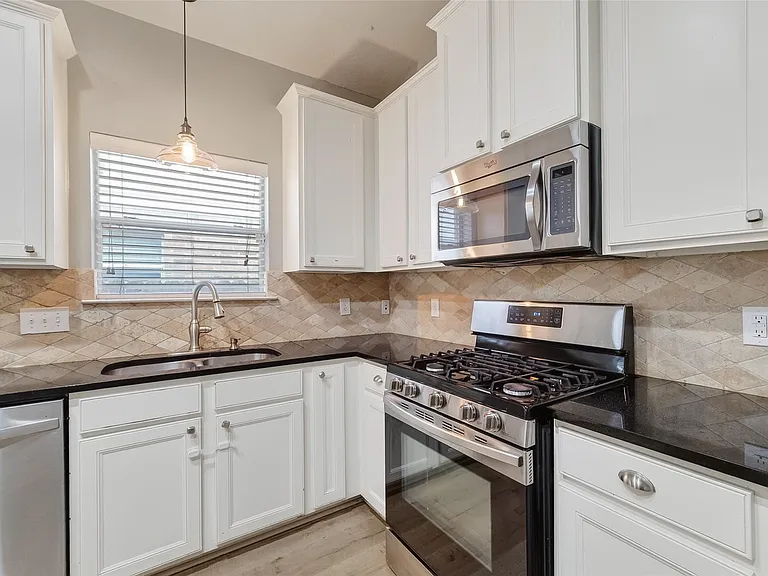 6431 Applewood Forest Dr — Photo 10