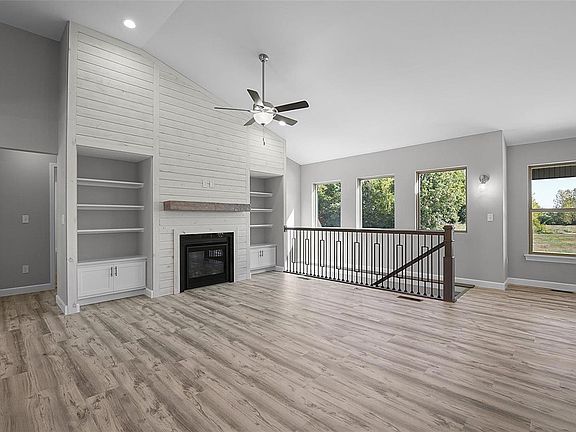 4th image of 604 Briar Meadow Ct
