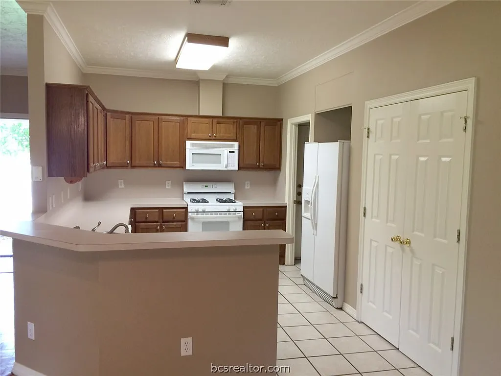 3 bed, 1416 sqft, $1,895 — Photo 2