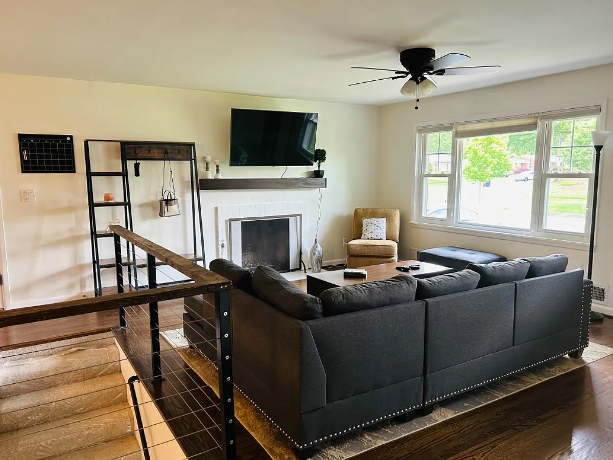 2 bed, 1645 sqft, $2,900 — Photo 2