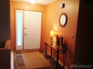 52224 Elm Dr, Chesterfield, MI 48047