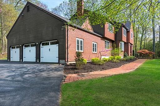 3rd image of 27 Lincoln Dr