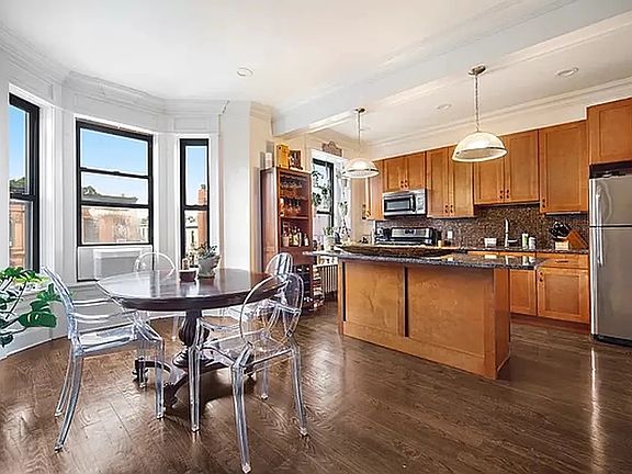 2nd image of 320 7th Ave APT 1