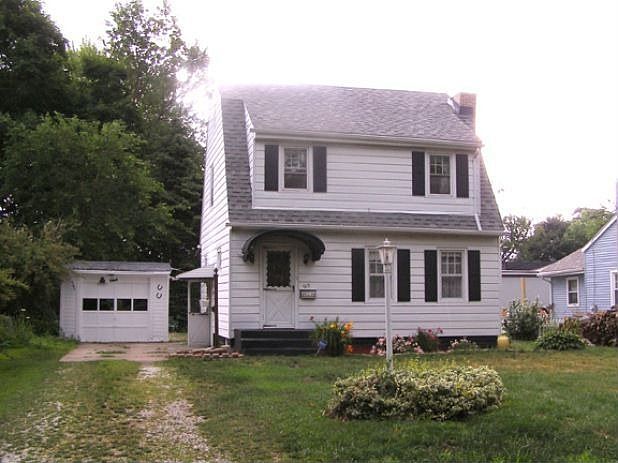1st image of 913 Marshall Dr