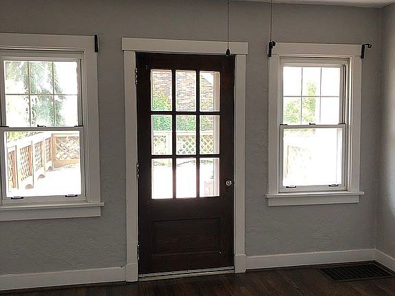 Door to deck from DR